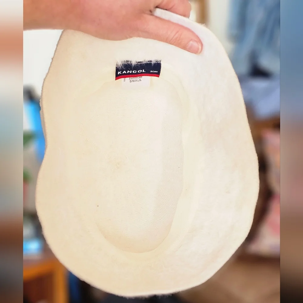 Kangol White Furgora Faux Fur Bucket Hat Y2K Small - Picture 3 of 6